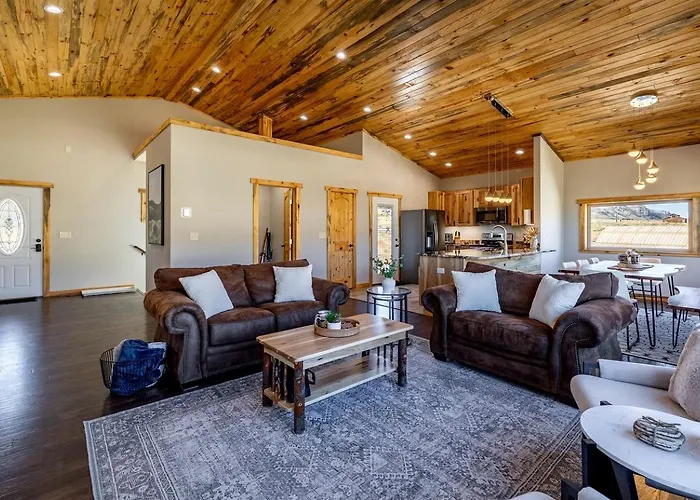 Dog-friendly With Panoramic Mountain Views In Wyoming Wapiti
