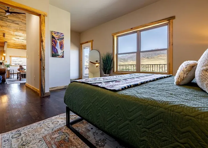 Dog-friendly With Panoramic Mountain Views In Wyoming Holiday home Wapiti